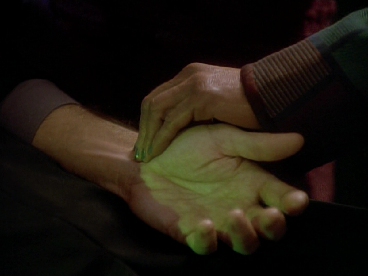 extant_StarTrek_DS9_3x18-DistantVoices_02595.jpg