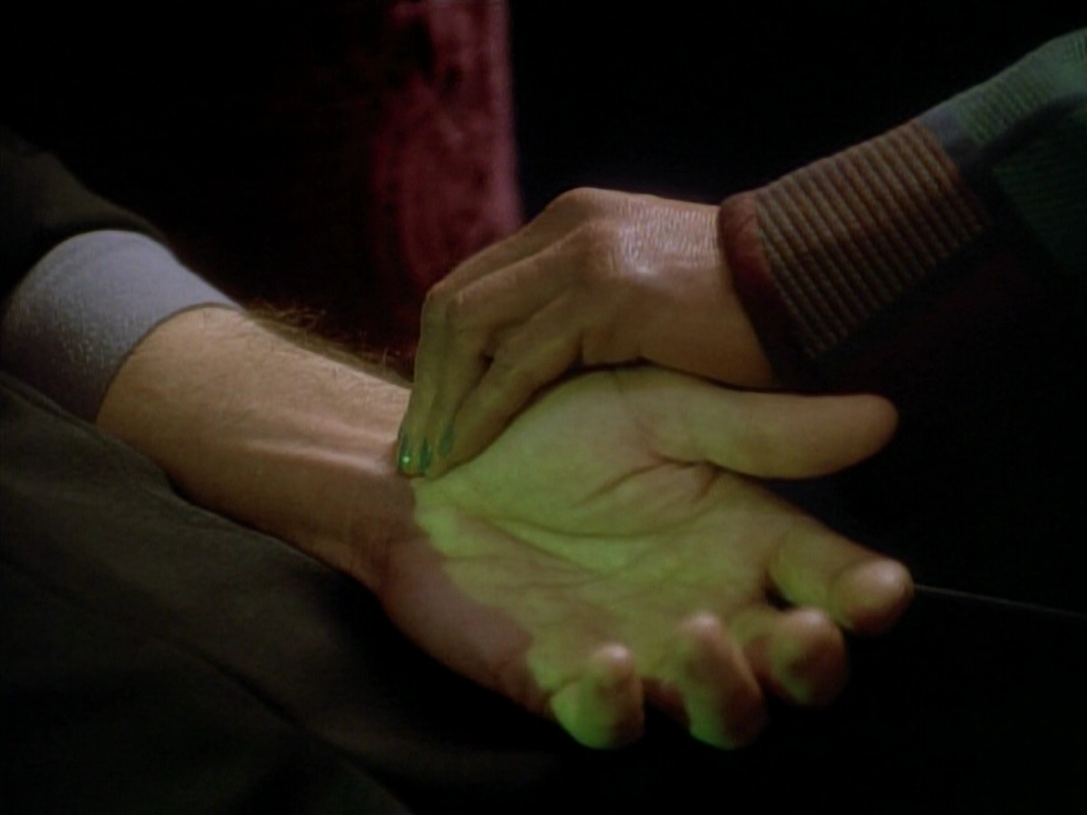 extant_StarTrek_DS9_3x18-DistantVoices_02598.jpg