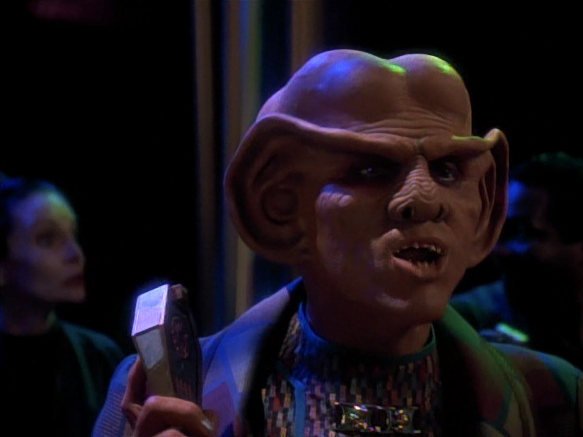 extant_StarTrek_DS9_3x18-DistantVoices_02602.jpg