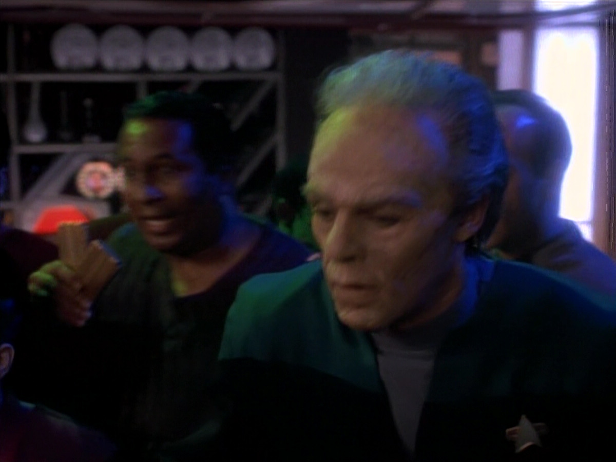 extant_StarTrek_DS9_3x18-DistantVoices_02608.jpg