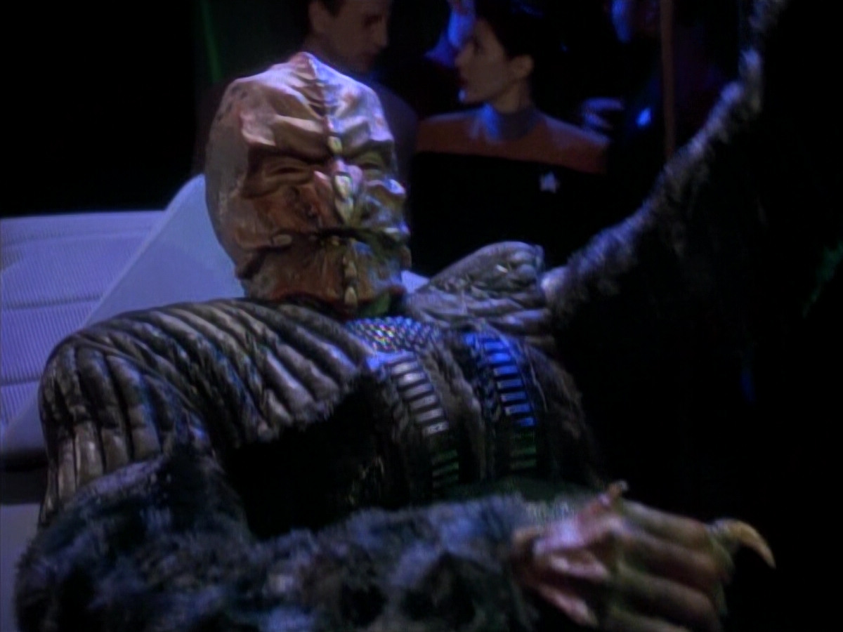 extant_StarTrek_DS9_3x18-DistantVoices_02615.jpg