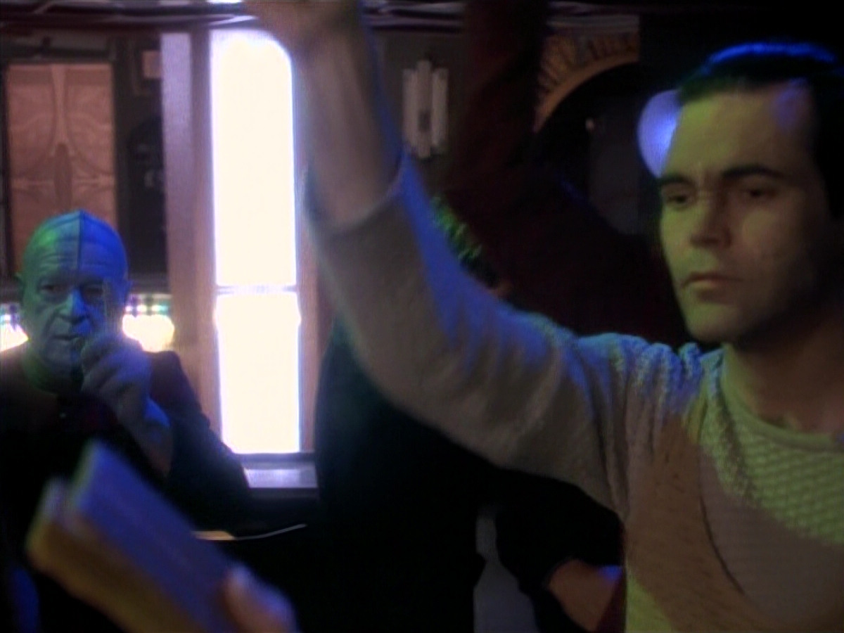 extant_StarTrek_DS9_3x18-DistantVoices_02621.jpg