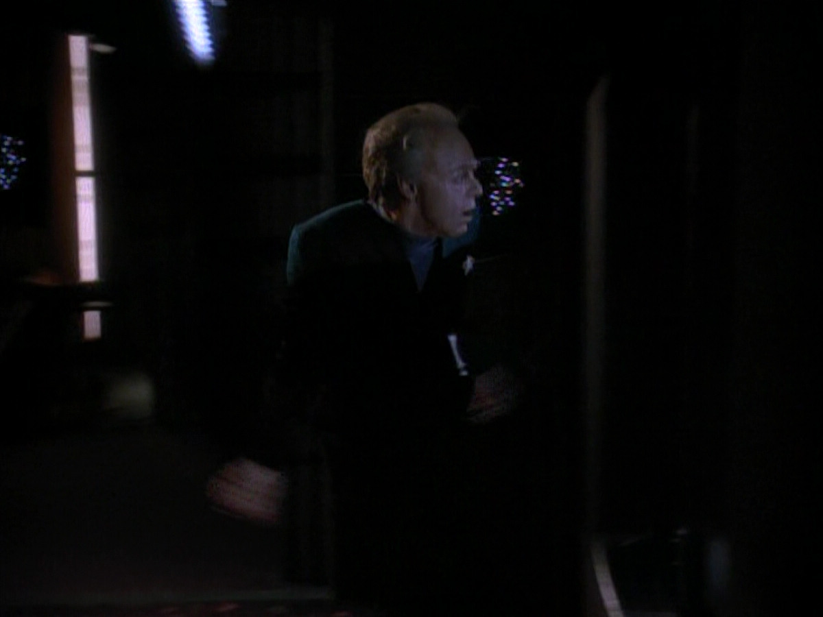 extant_StarTrek_DS9_3x18-DistantVoices_02626.jpg