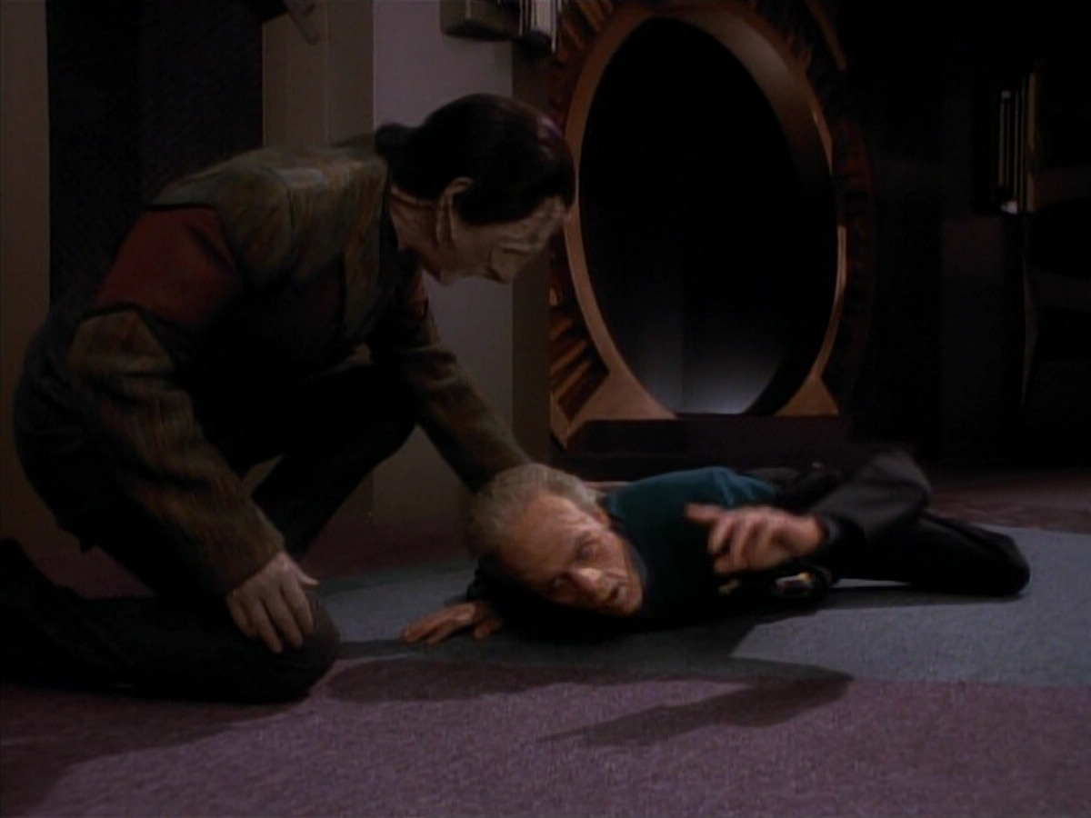 extant_StarTrek_DS9_3x18-DistantVoices_02641.jpg