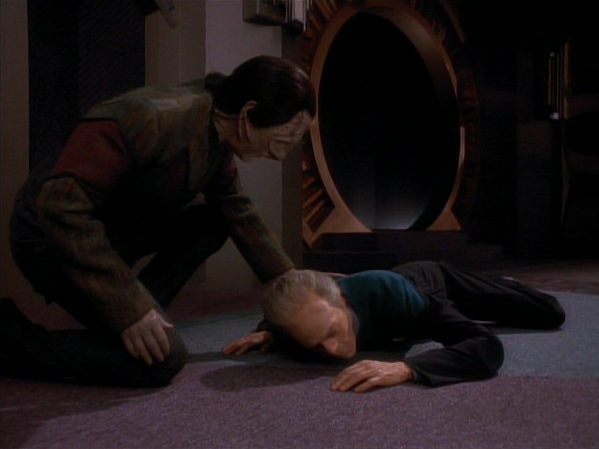extant_StarTrek_DS9_3x18-DistantVoices_02642.jpg