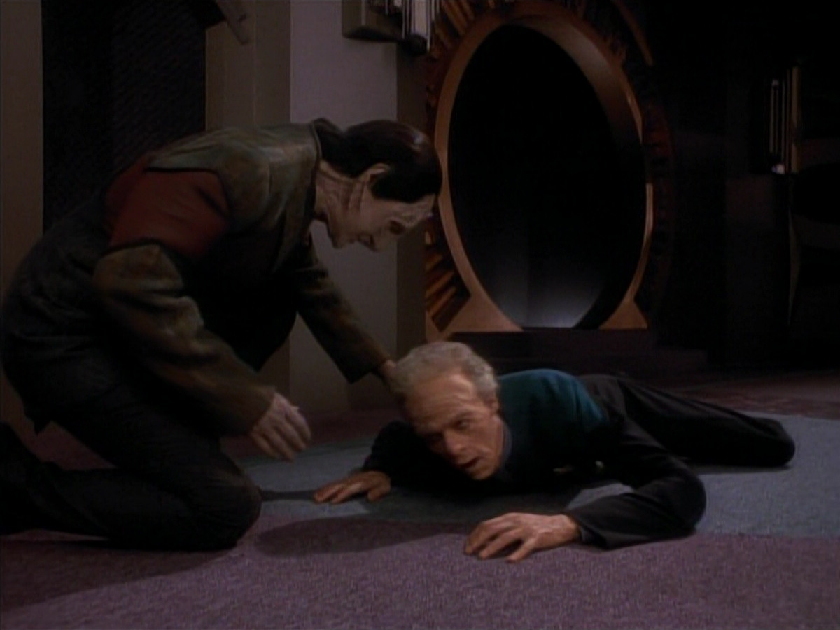 extant_StarTrek_DS9_3x18-DistantVoices_02646.jpg