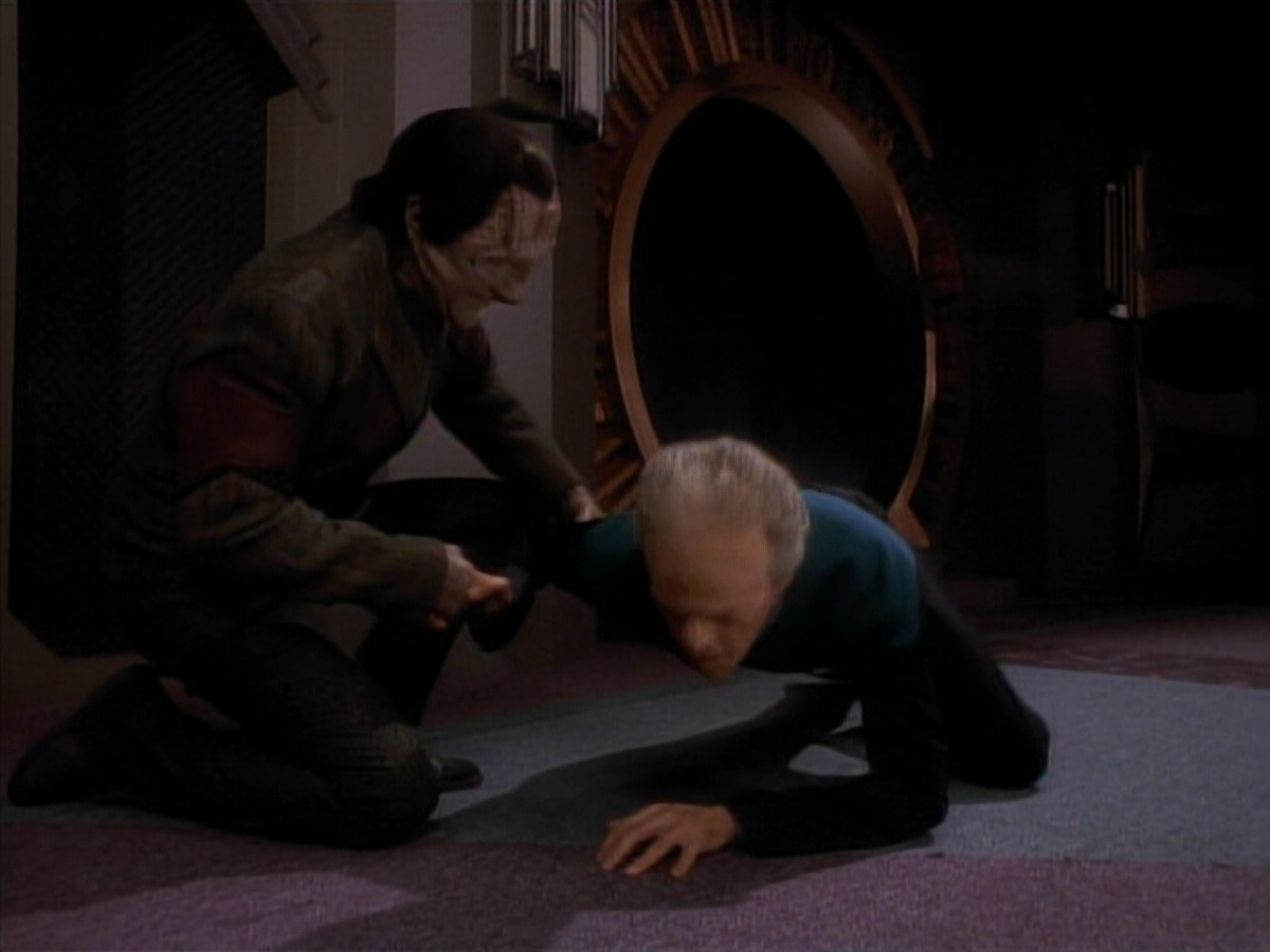 extant_StarTrek_DS9_3x18-DistantVoices_02652.jpg