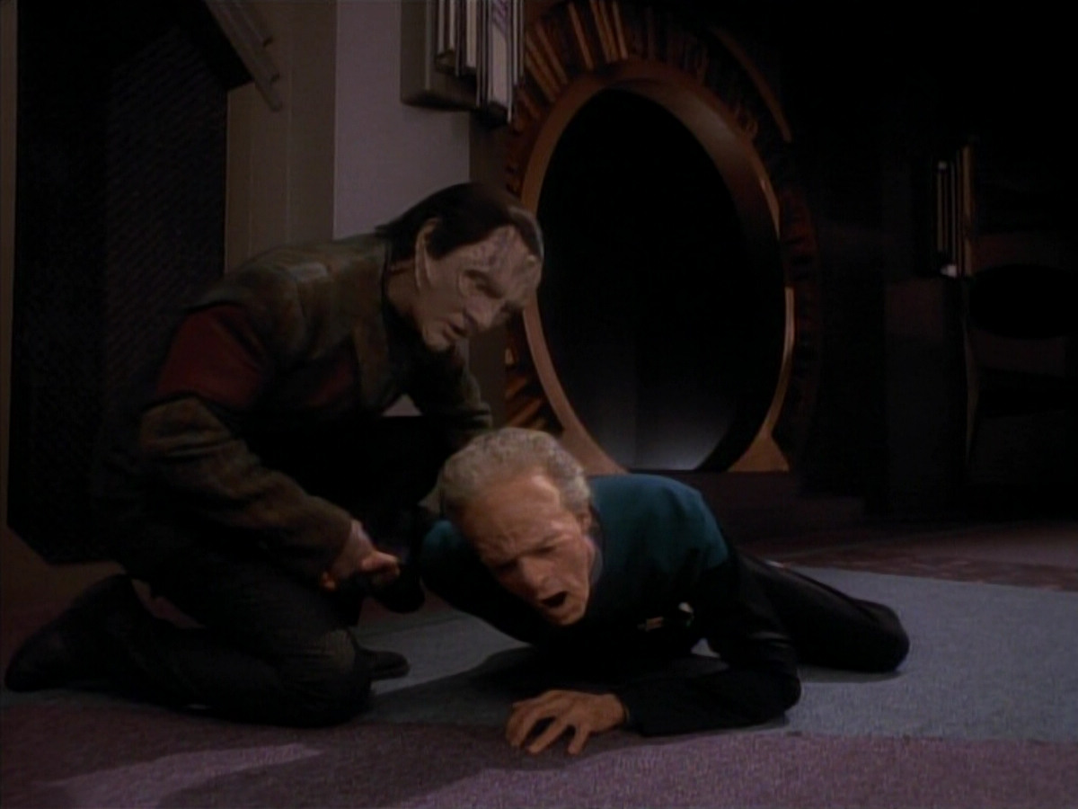 extant_StarTrek_DS9_3x18-DistantVoices_02654.jpg