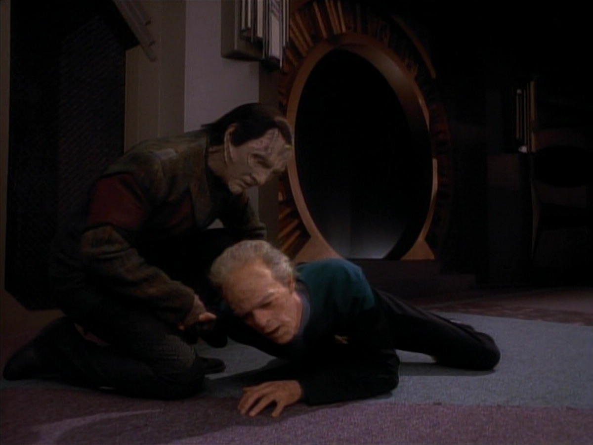 extant_StarTrek_DS9_3x18-DistantVoices_02656.jpg