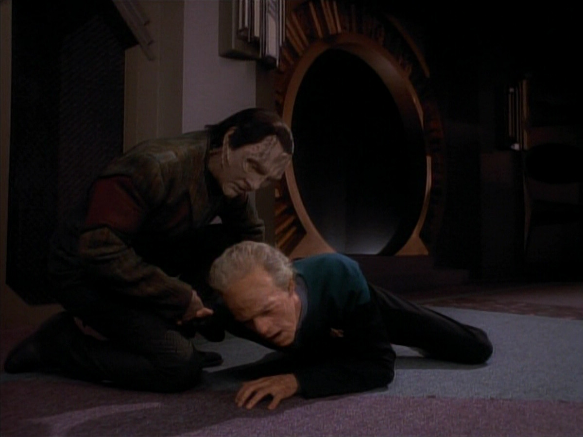 extant_StarTrek_DS9_3x18-DistantVoices_02658.jpg