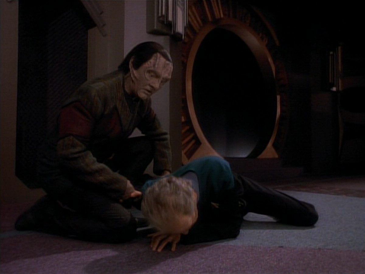 extant_StarTrek_DS9_3x18-DistantVoices_02664.jpg