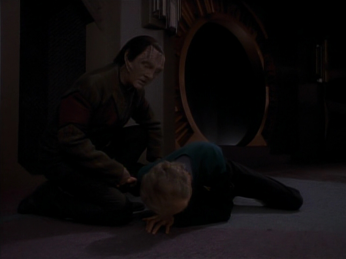 extant_StarTrek_DS9_3x18-DistantVoices_02666.jpg