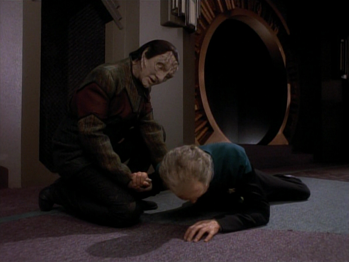 extant_StarTrek_DS9_3x18-DistantVoices_02672.jpg