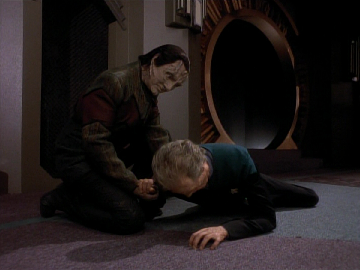 extant_StarTrek_DS9_3x18-DistantVoices_02673.jpg