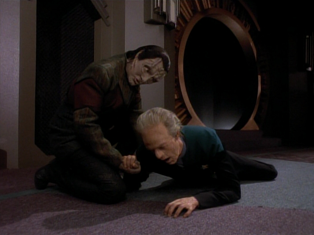 extant_StarTrek_DS9_3x18-DistantVoices_02674.jpg