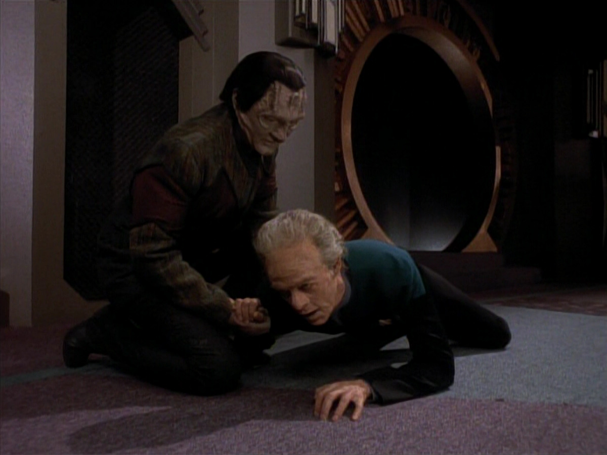 extant_StarTrek_DS9_3x18-DistantVoices_02679.jpg
