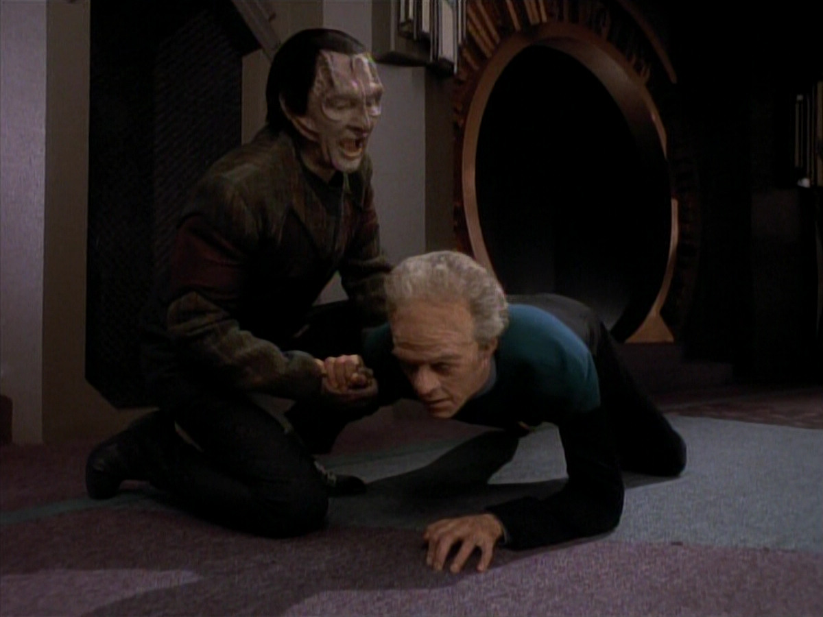 extant_StarTrek_DS9_3x18-DistantVoices_02680.jpg