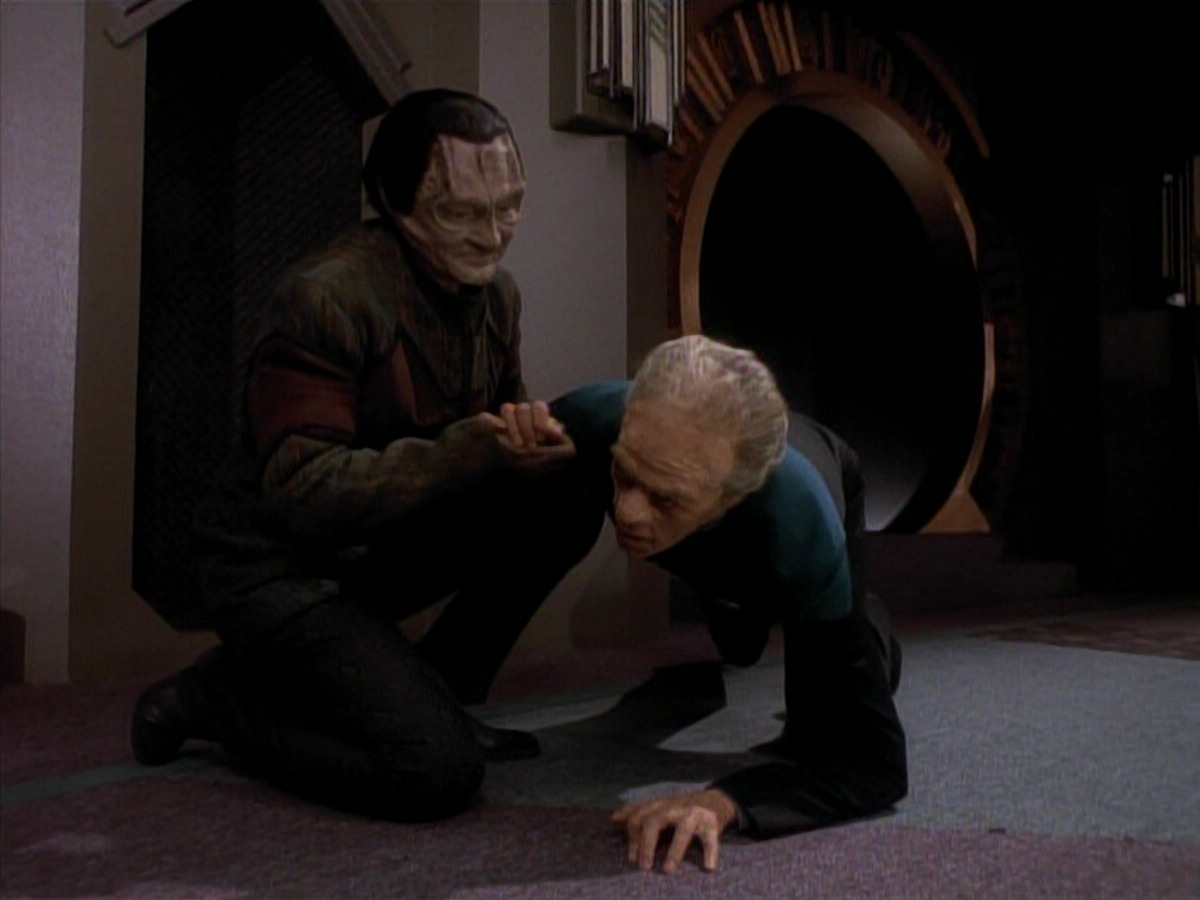extant_StarTrek_DS9_3x18-DistantVoices_02684.jpg