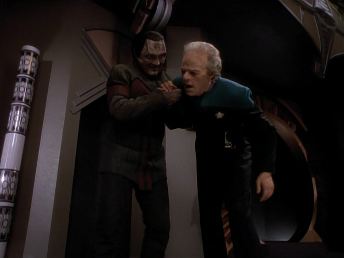 extant_StarTrek_DS9_3x18-DistantVoices_02729.jpg