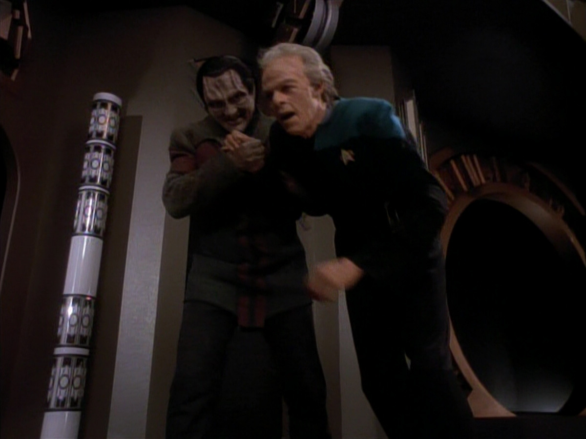 extant_StarTrek_DS9_3x18-DistantVoices_02731.jpg