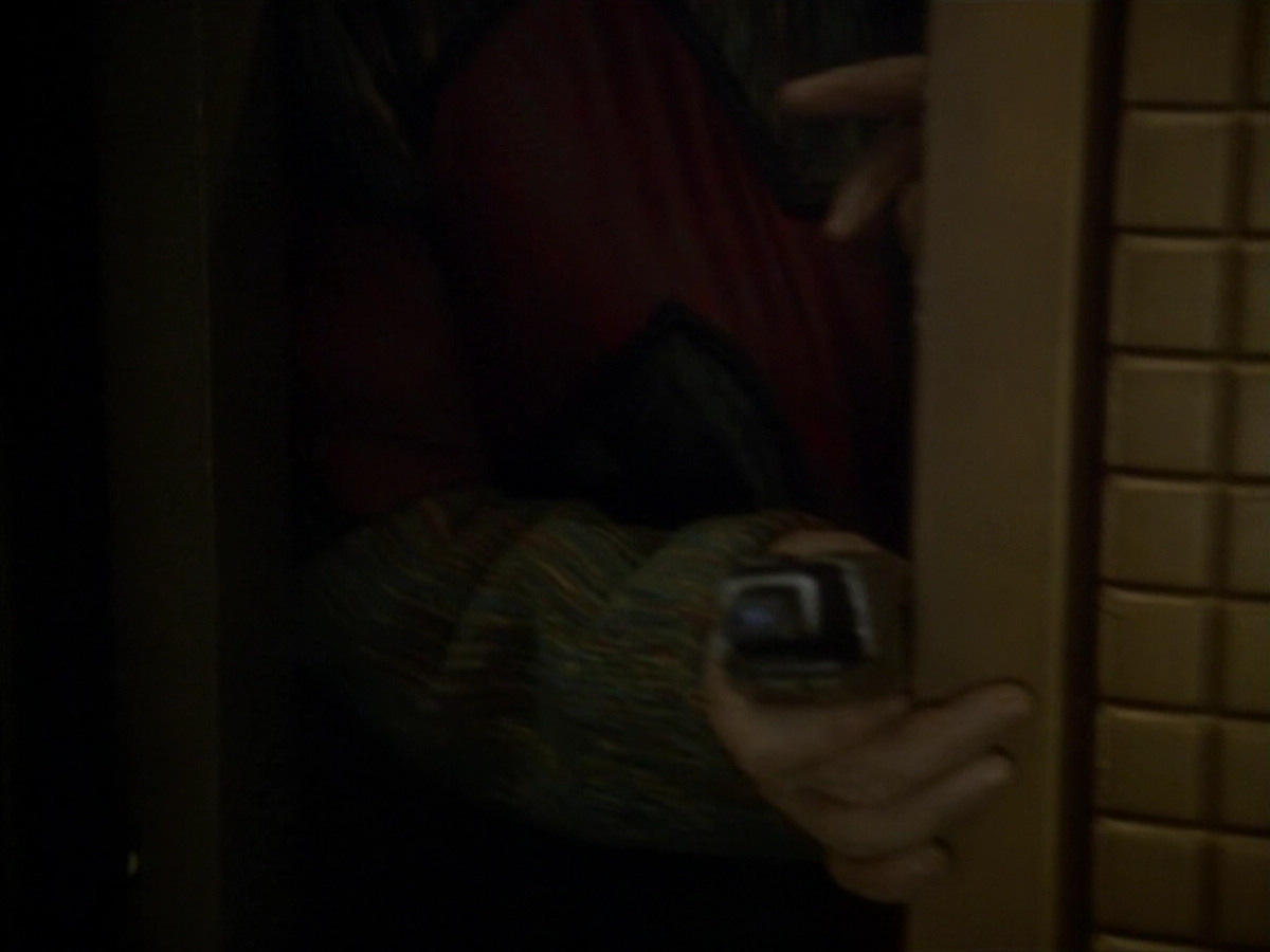 extant_StarTrek_DS9_3x18-DistantVoices_02745.jpg