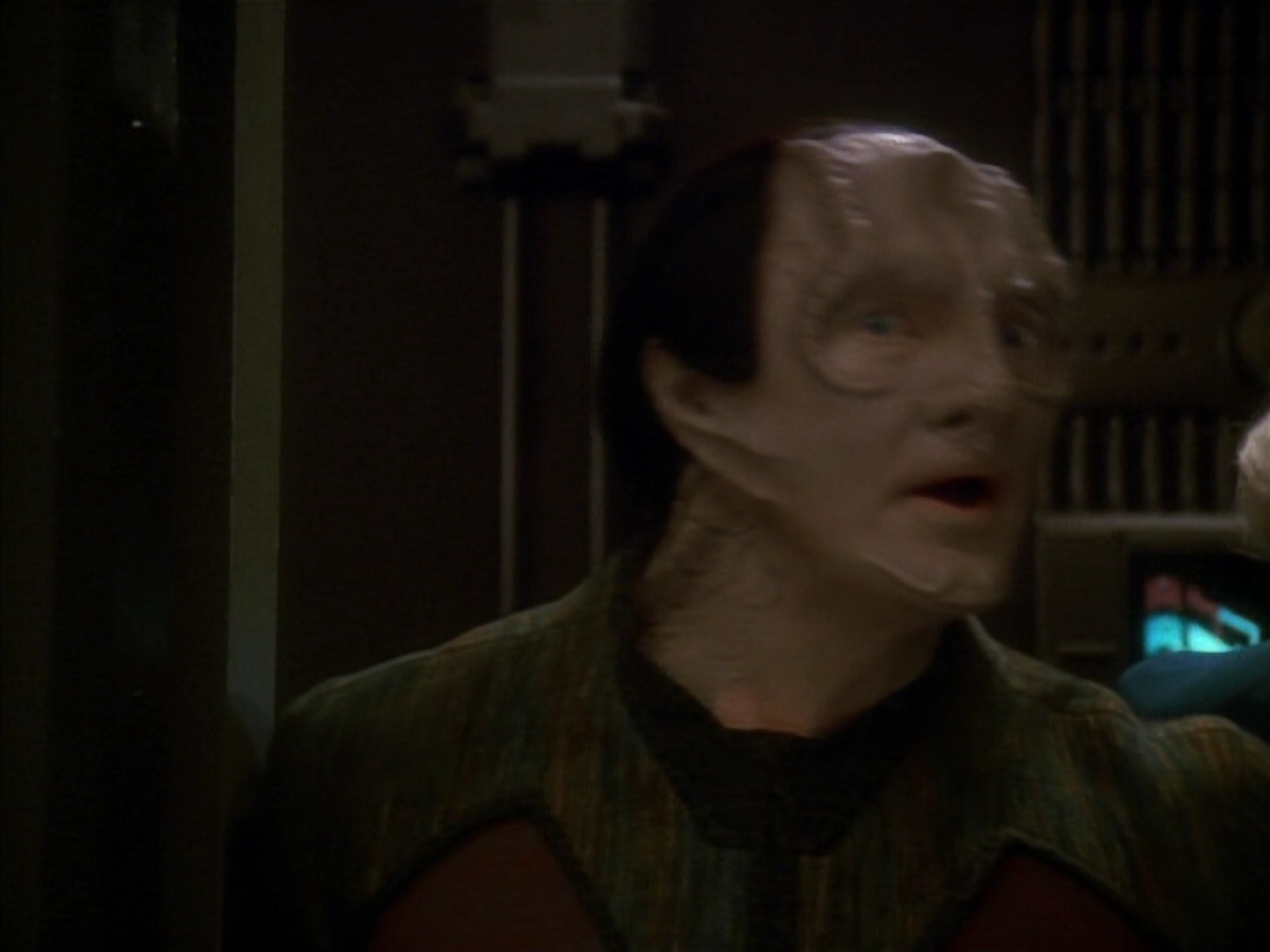 extant_StarTrek_DS9_3x18-DistantVoices_02754.jpg