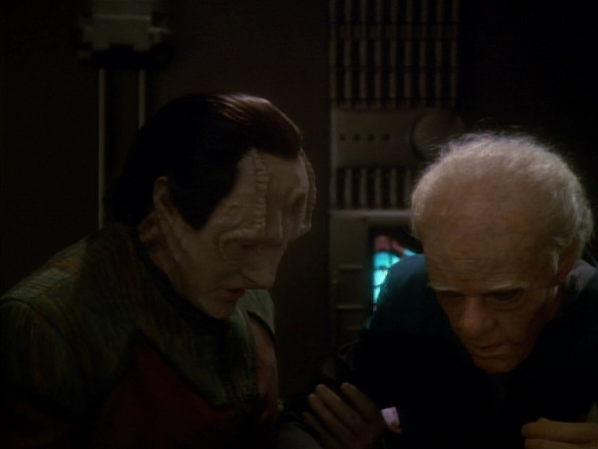 extant_StarTrek_DS9_3x18-DistantVoices_02759.jpg