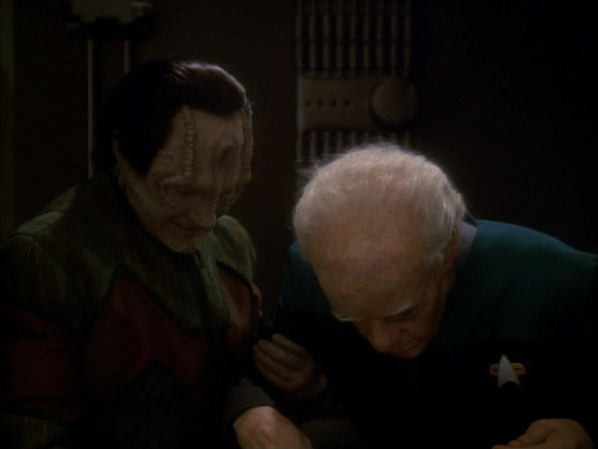 extant_StarTrek_DS9_3x18-DistantVoices_02762.jpg