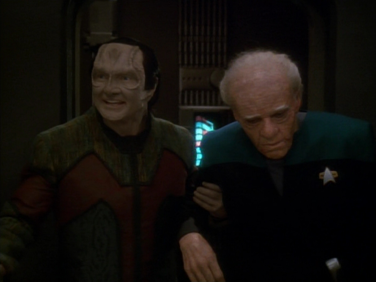 extant_StarTrek_DS9_3x18-DistantVoices_02769.jpg