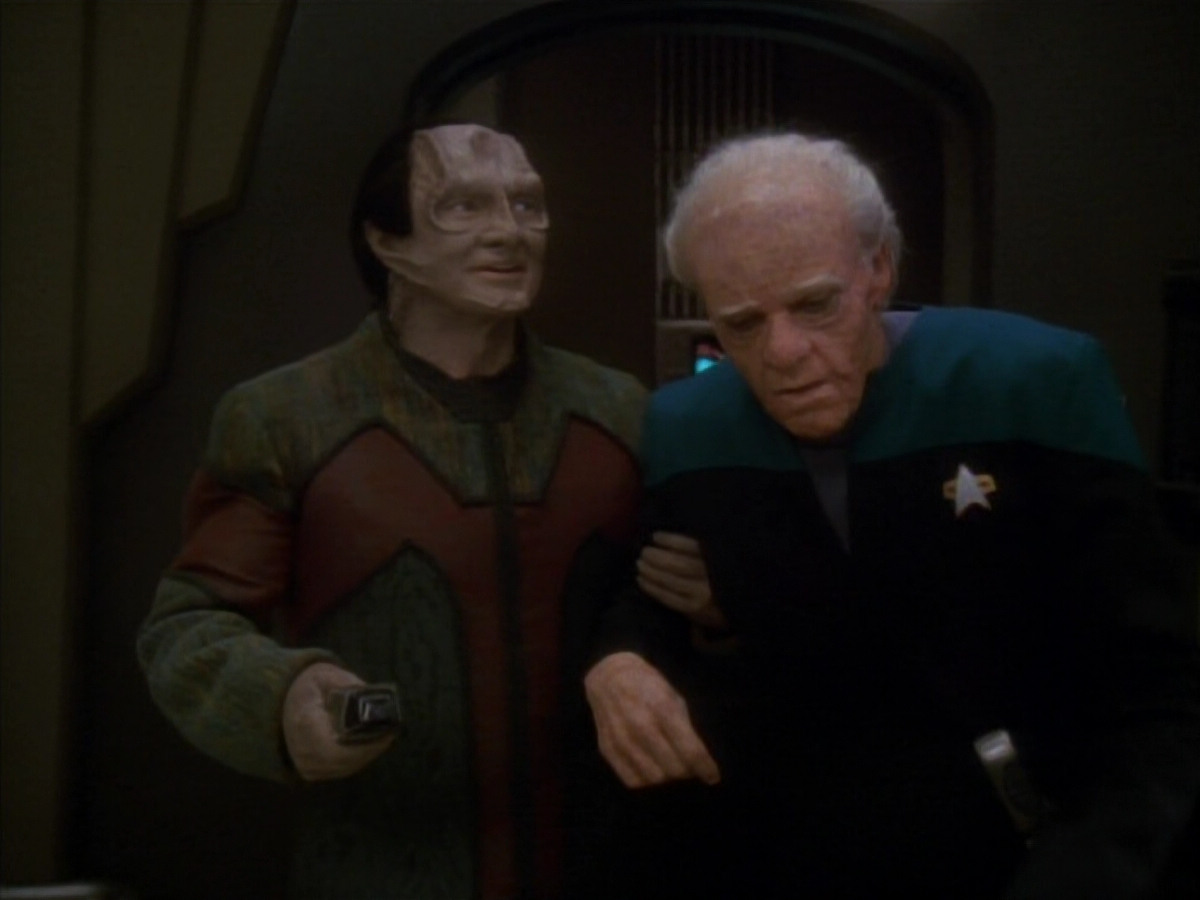 extant_StarTrek_DS9_3x18-DistantVoices_02773.jpg