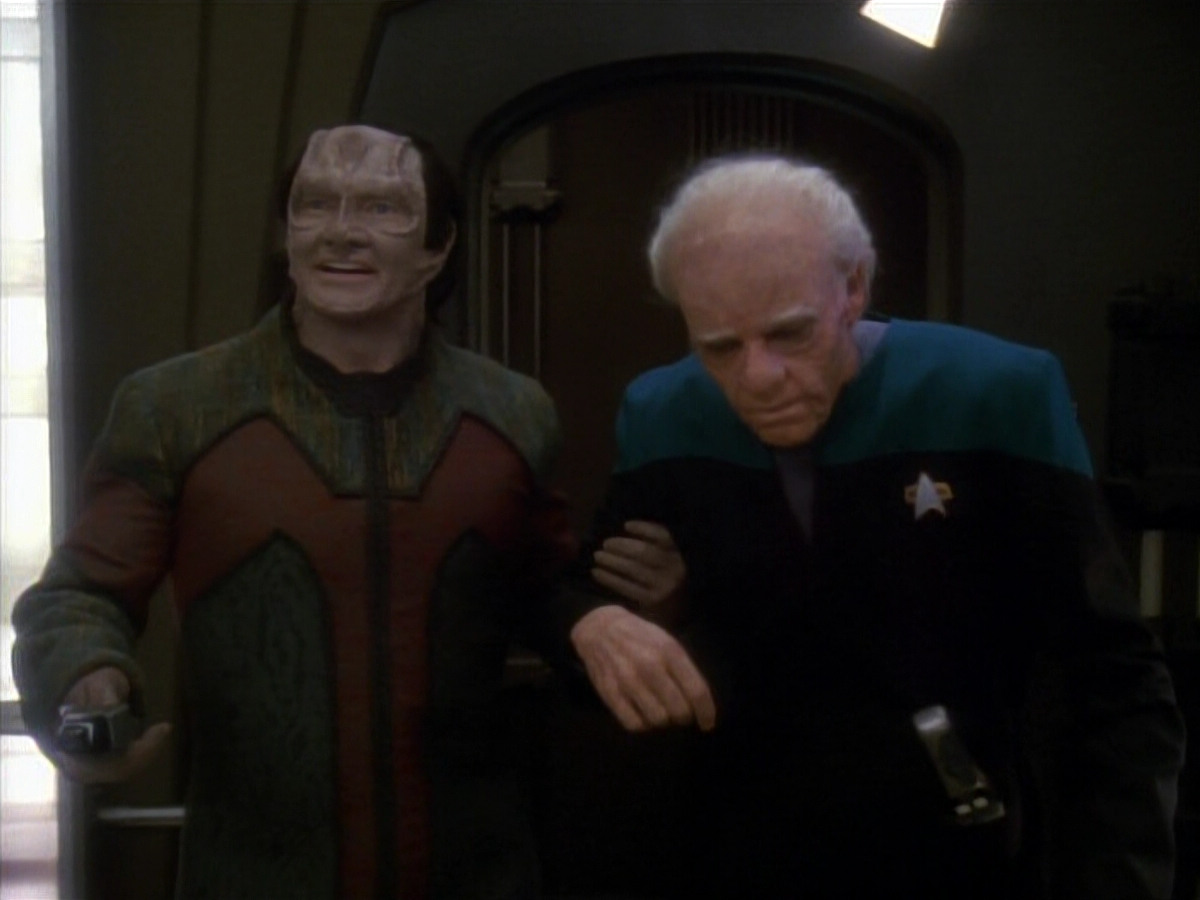extant_StarTrek_DS9_3x18-DistantVoices_02775.jpg
