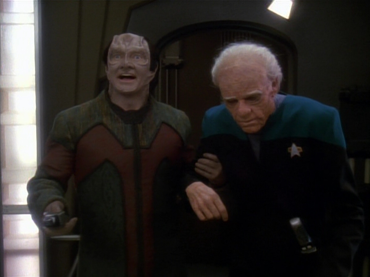 extant_StarTrek_DS9_3x18-DistantVoices_02776.jpg