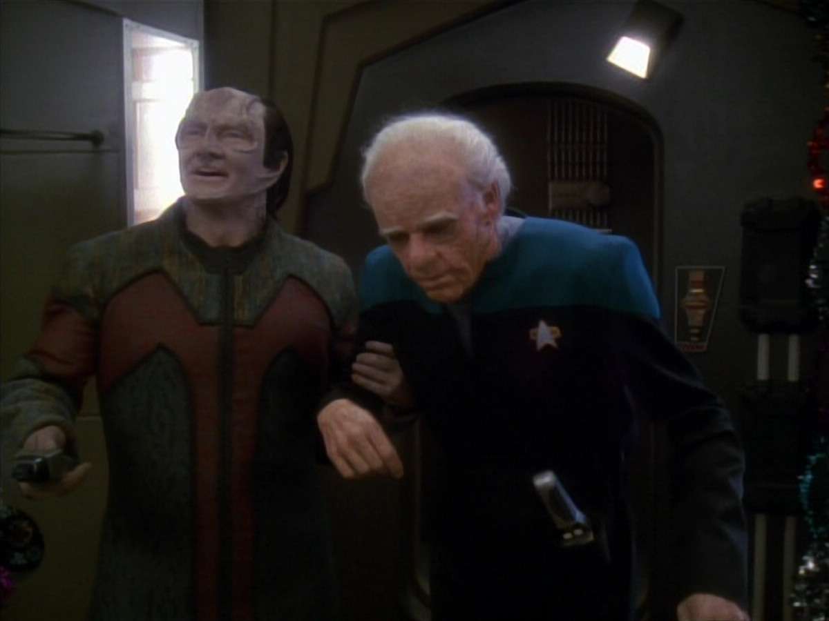 extant_StarTrek_DS9_3x18-DistantVoices_02780.jpg