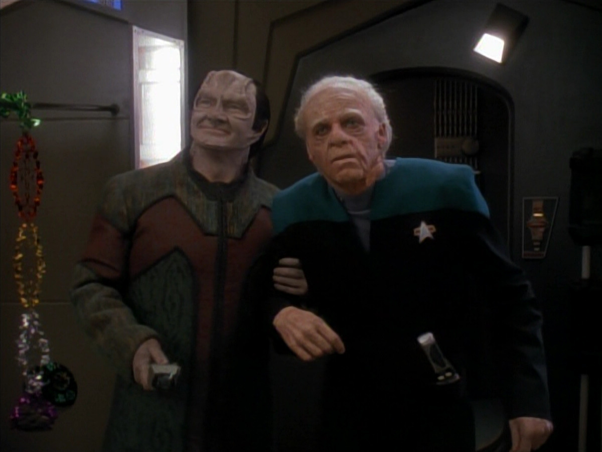 extant_StarTrek_DS9_3x18-DistantVoices_02786.jpg