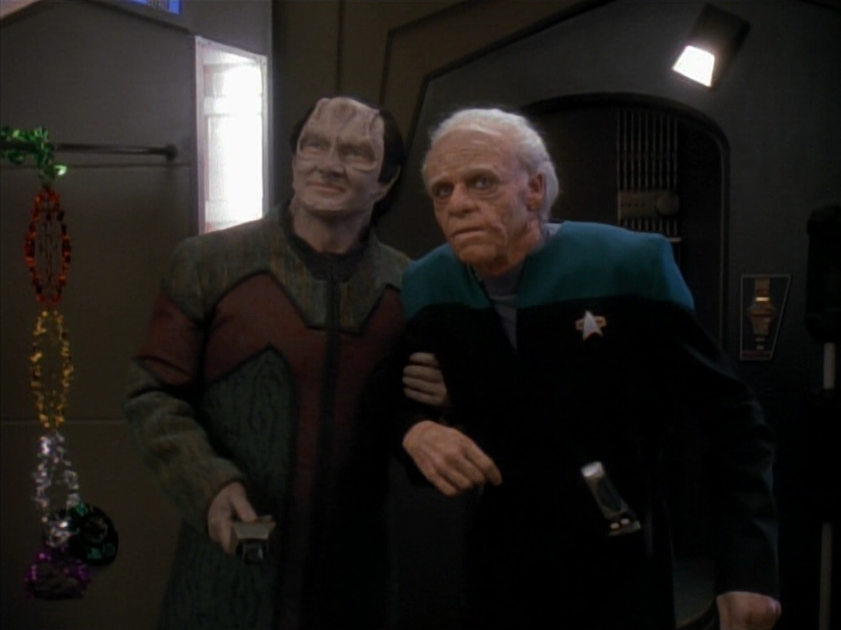 extant_StarTrek_DS9_3x18-DistantVoices_02791.jpg