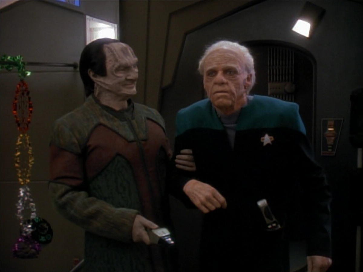 extant_StarTrek_DS9_3x18-DistantVoices_02803.jpg