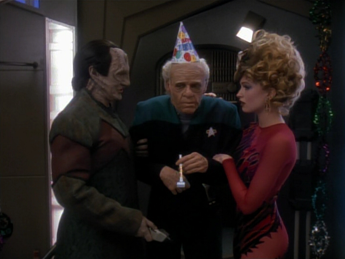 extant_StarTrek_DS9_3x18-DistantVoices_02849.jpg