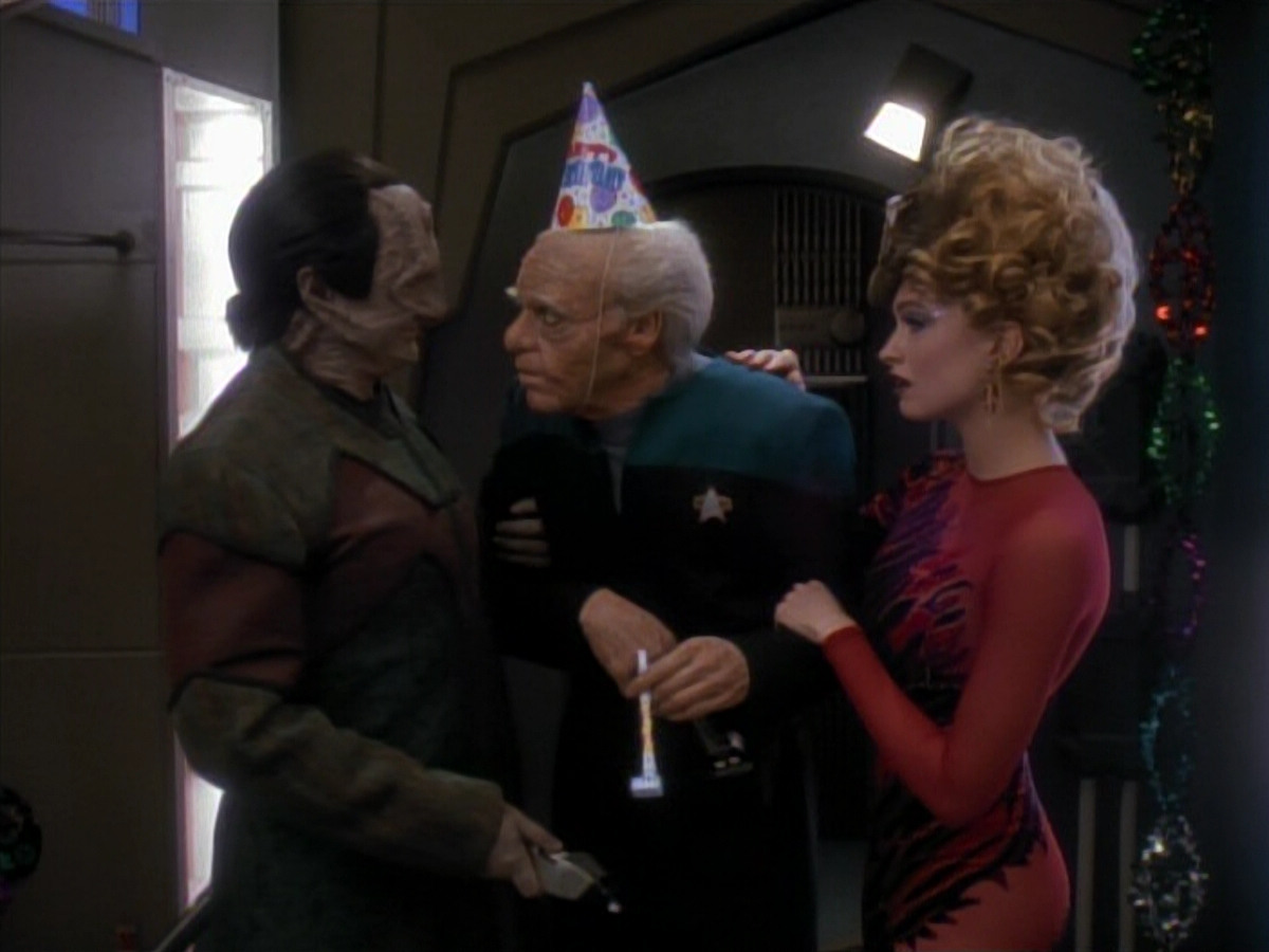 extant_StarTrek_DS9_3x18-DistantVoices_02853.jpg
