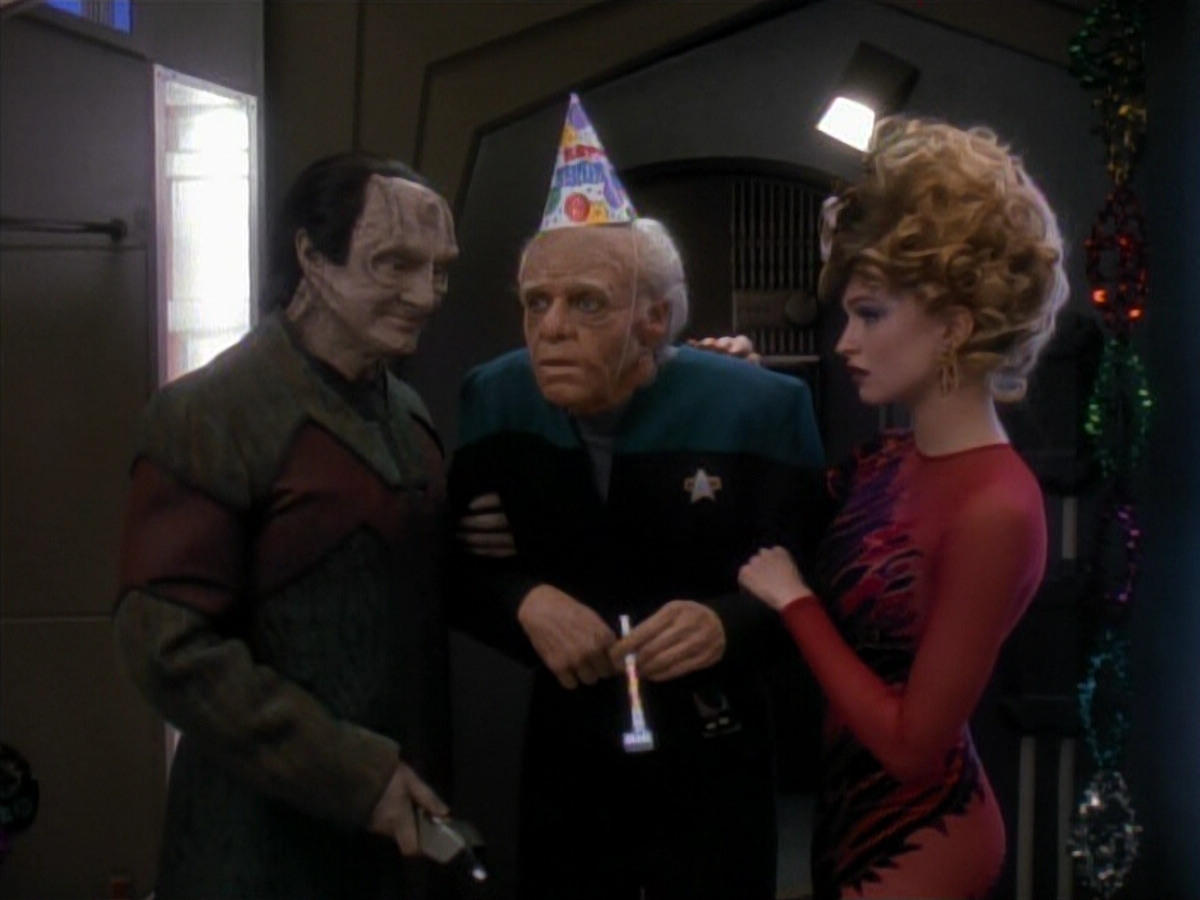 extant_StarTrek_DS9_3x18-DistantVoices_02855.jpg