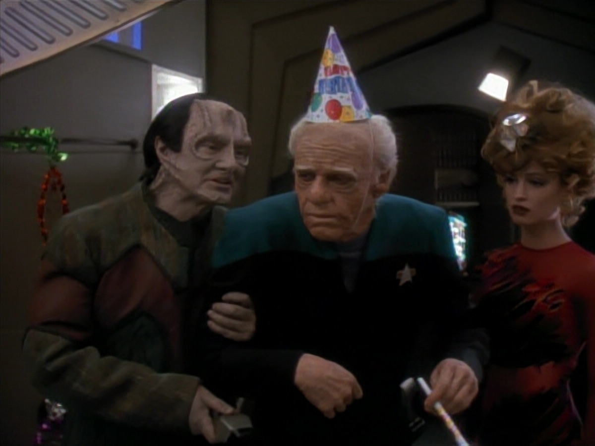 extant_StarTrek_DS9_3x18-DistantVoices_02872.jpg