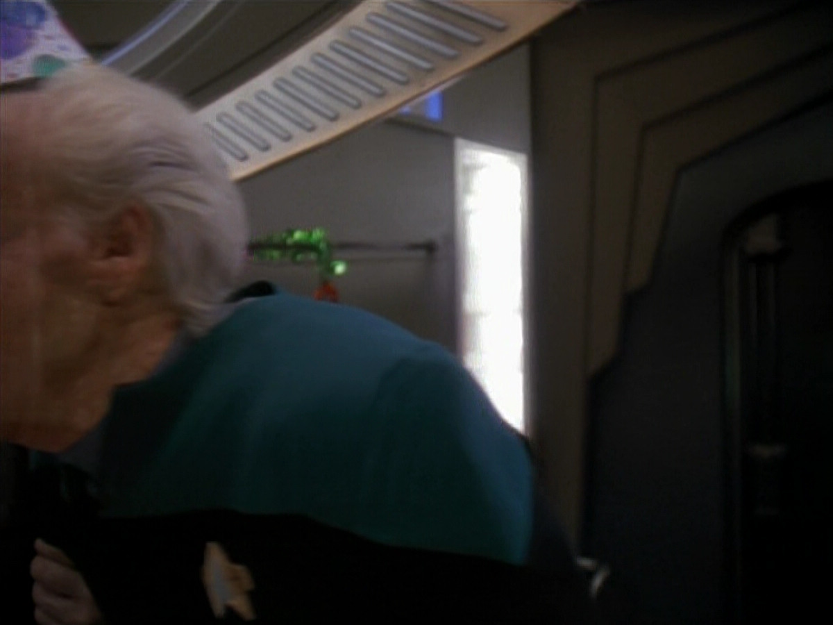 extant_StarTrek_DS9_3x18-DistantVoices_02878.jpg