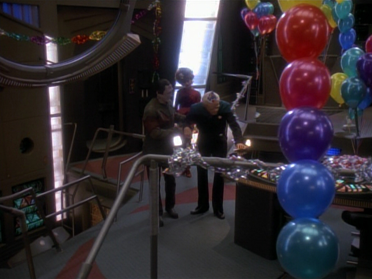extant_StarTrek_DS9_3x18-DistantVoices_02882.jpg
