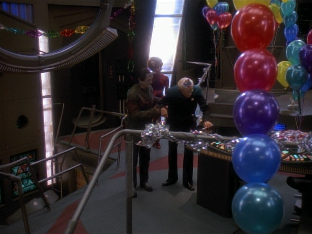 extant_StarTrek_DS9_3x18-DistantVoices_02884.jpg