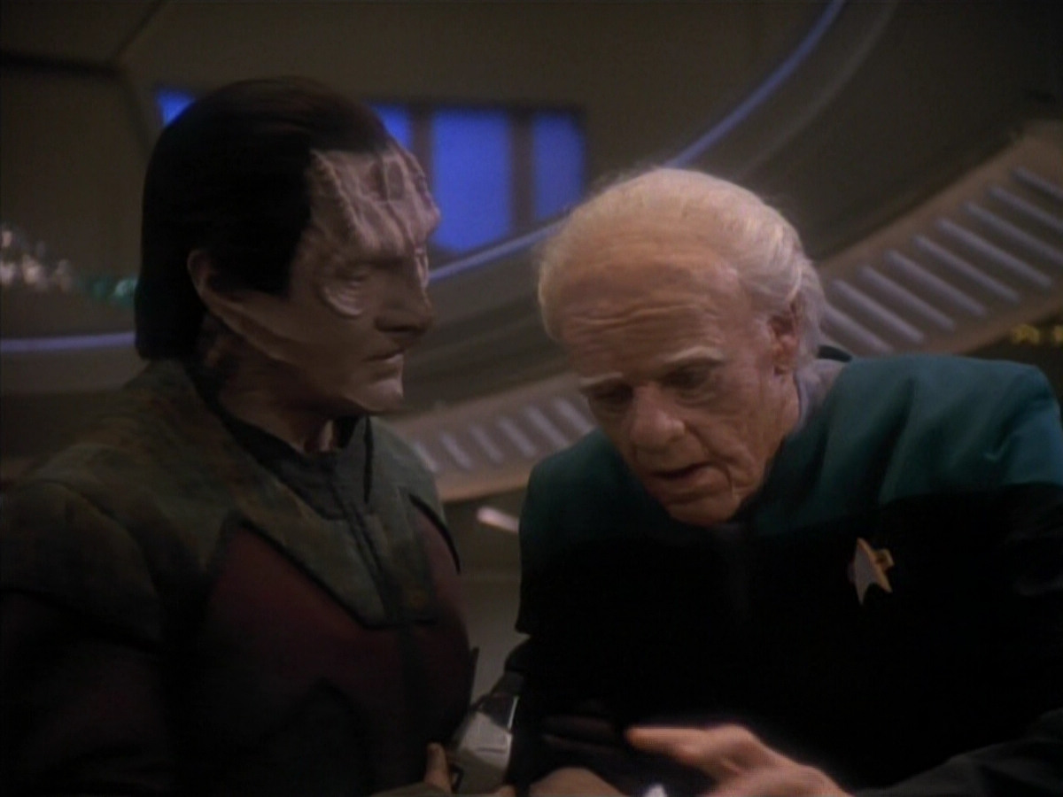 extant_StarTrek_DS9_3x18-DistantVoices_02892.jpg
