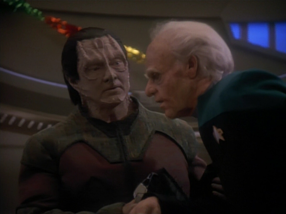 extant_StarTrek_DS9_3x18-DistantVoices_02897.jpg