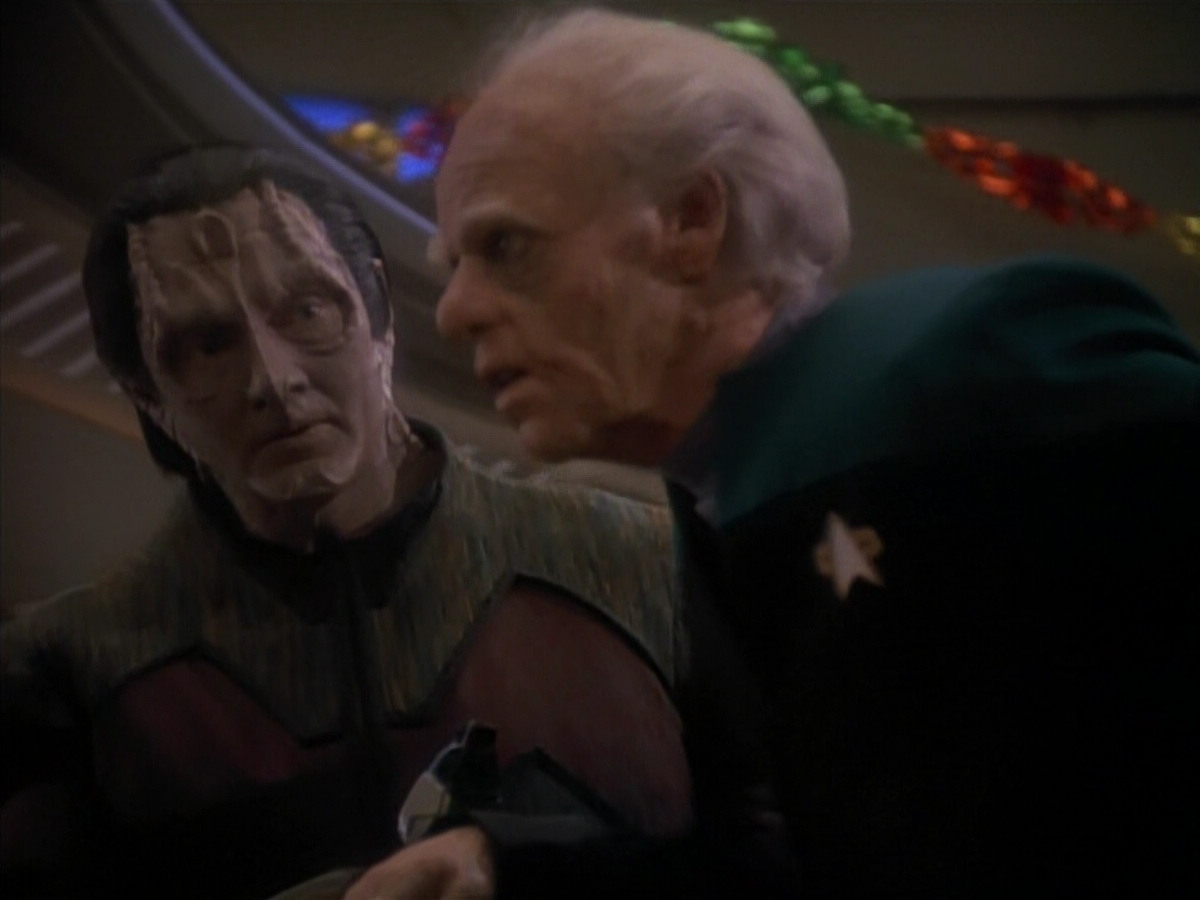 extant_StarTrek_DS9_3x18-DistantVoices_02900.jpg
