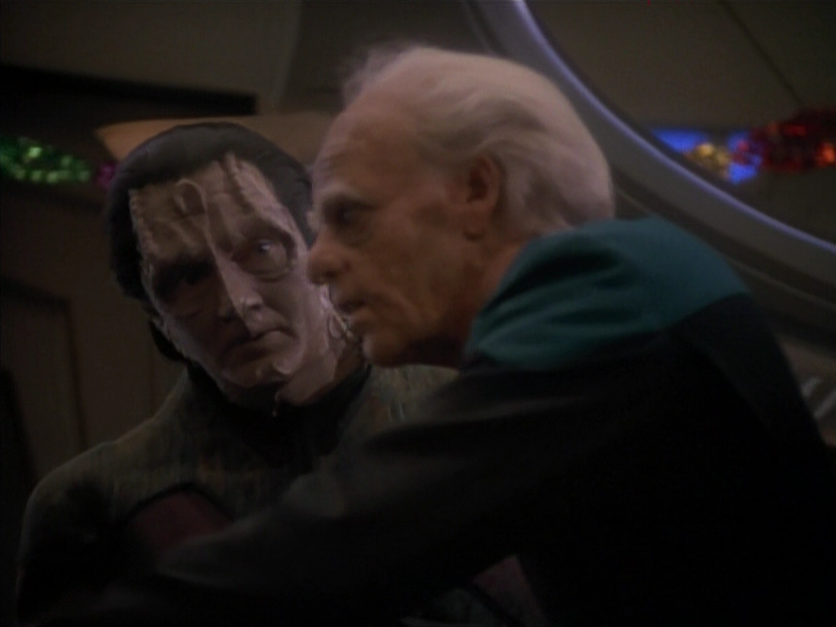 extant_StarTrek_DS9_3x18-DistantVoices_02902.jpg