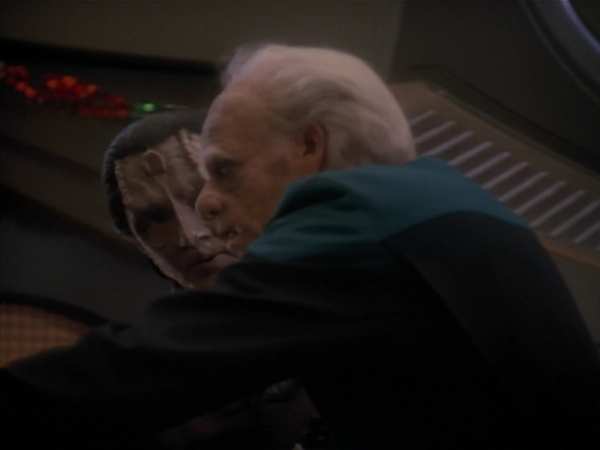 extant_StarTrek_DS9_3x18-DistantVoices_02903.jpg