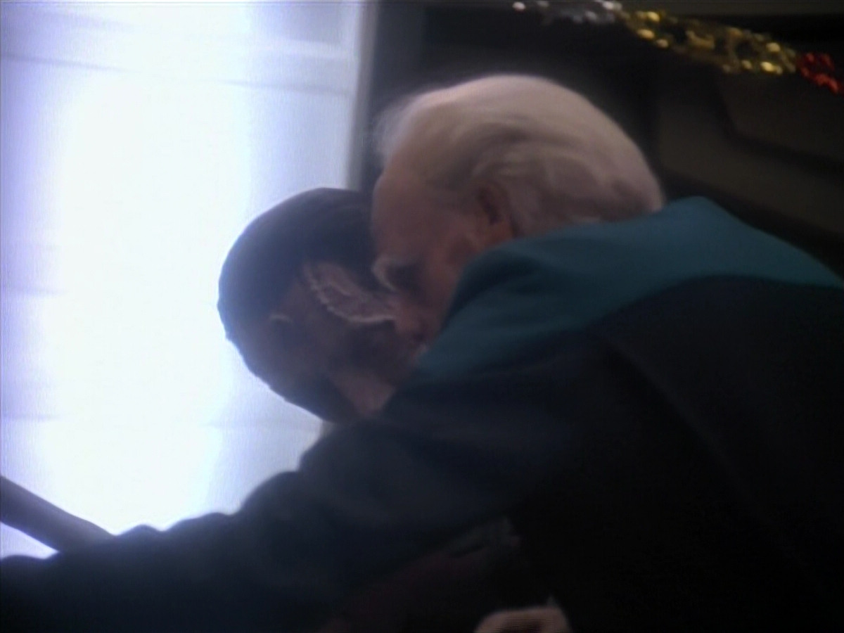 extant_StarTrek_DS9_3x18-DistantVoices_02906.jpg