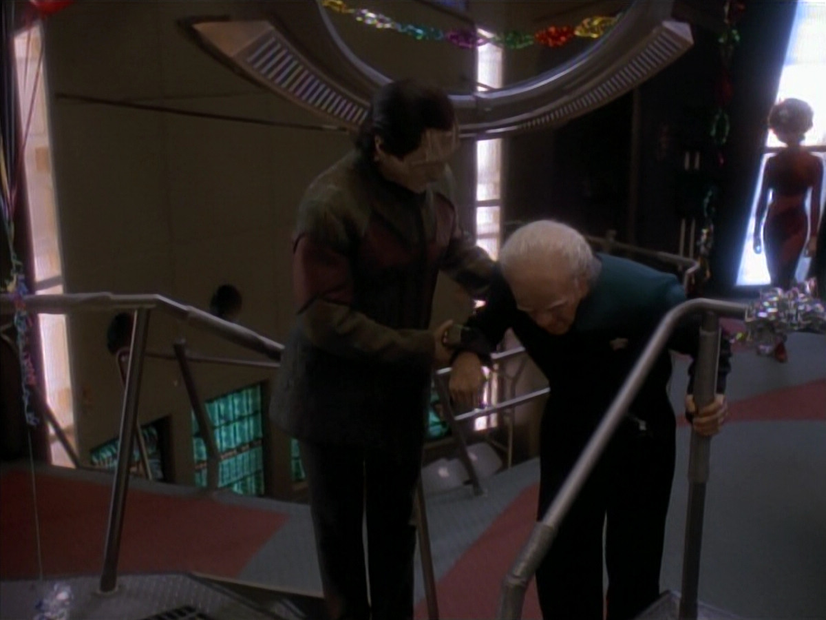 extant_StarTrek_DS9_3x18-DistantVoices_02911.jpg
